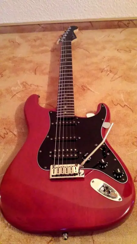 FENDER AMERICAN SPECIAL MAHOGANY STRATOCASTER HSS